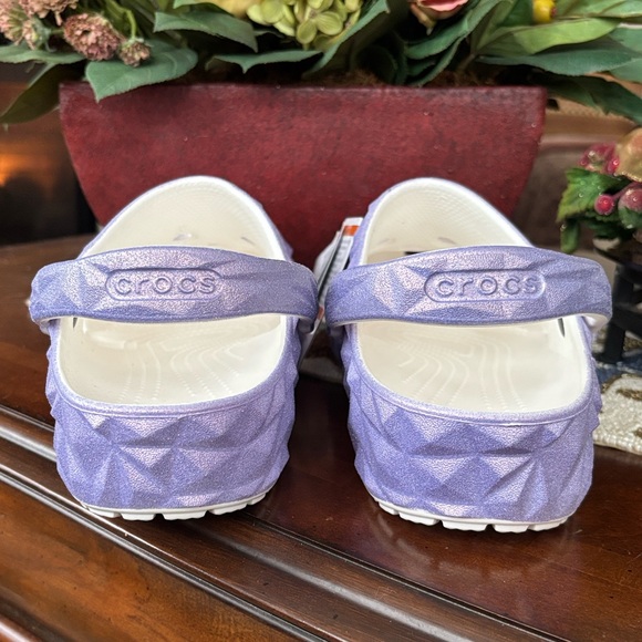 Brand New Crocs Classic Iridescent Geometric Clog sLight Purple Casual Comfy - Picture 6 of 14